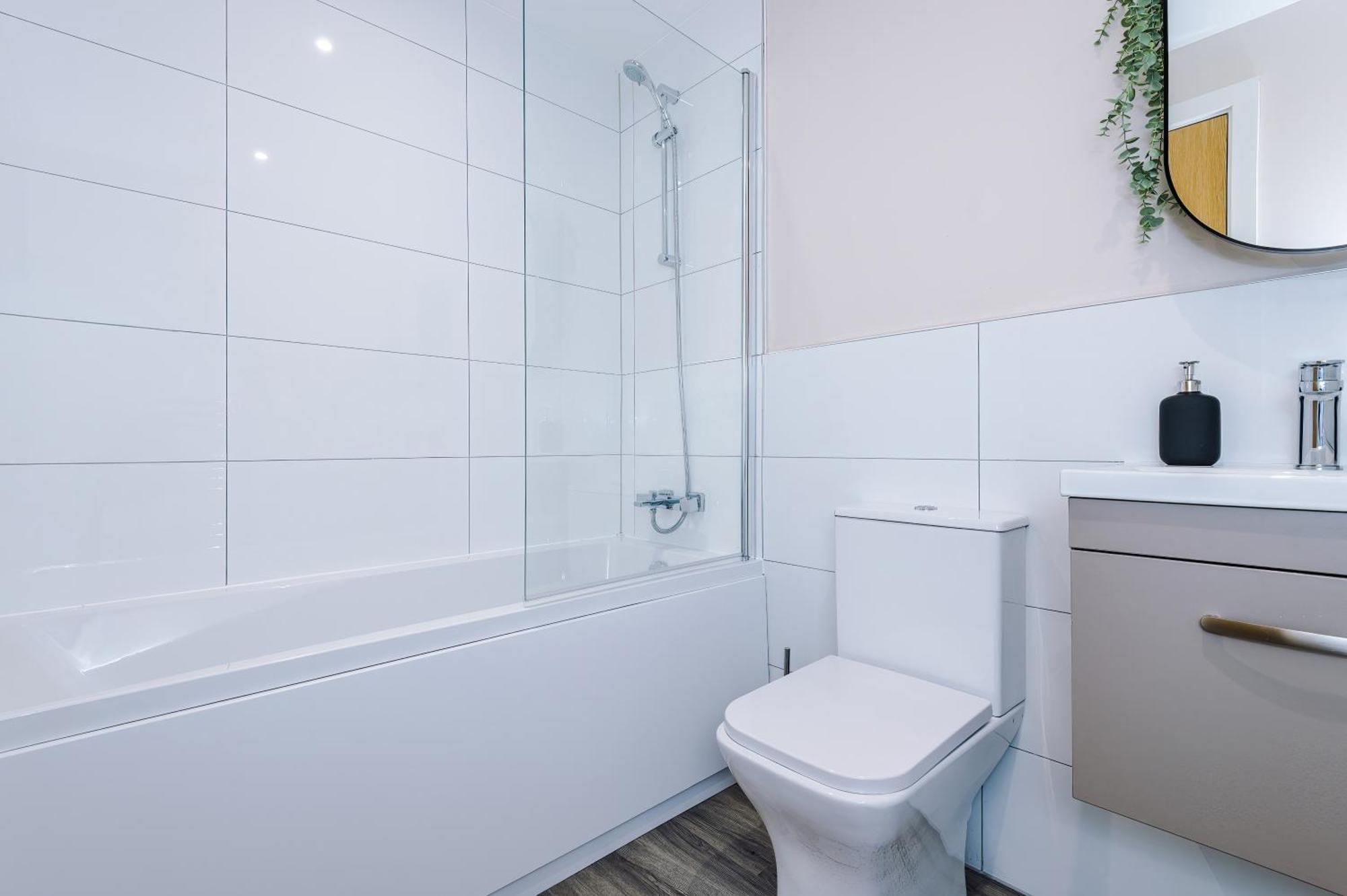 Deluxe New Build 2 Bedroom 2 Bathroom Apartment - Free Secure Parking Manchester Eksteriør bilde