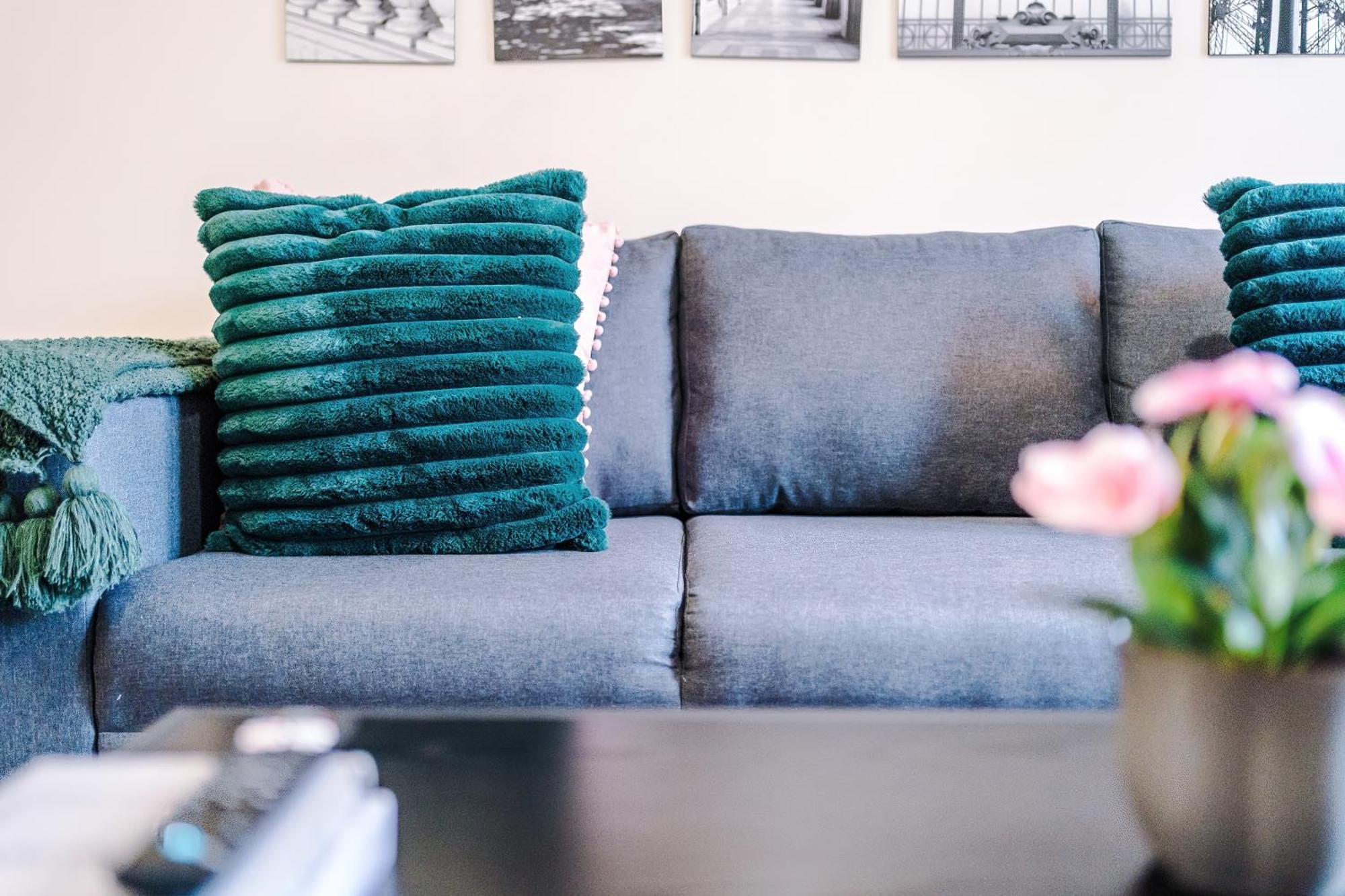 Deluxe New Build 2 Bedroom 2 Bathroom Apartment - Free Secure Parking Manchester Eksteriør bilde